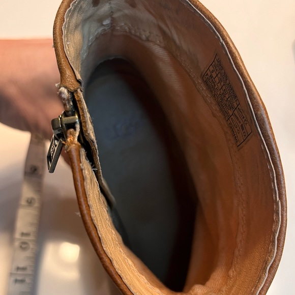 UGG Women’s Brown Leather Annie Boot Size 9 - Picture 11 of 11